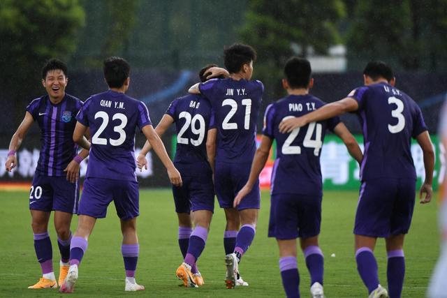 中国男篮4分险胜！焦泊乔爆发，王俊杰18分14篮板，徐昕10分